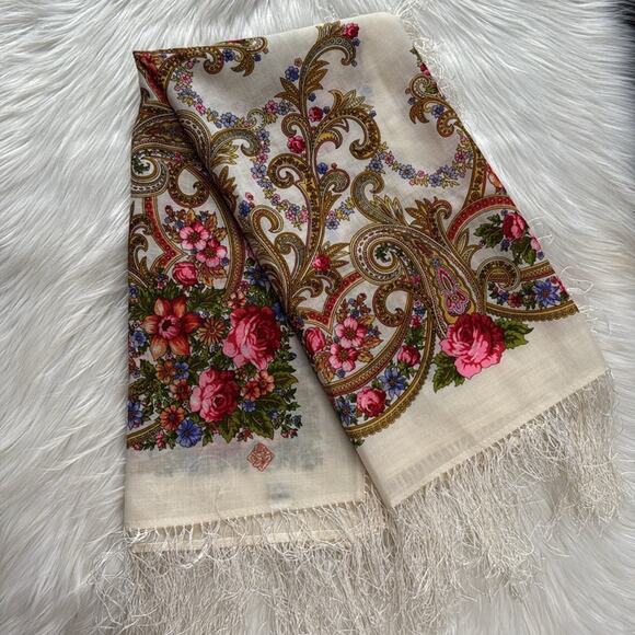 Platkiru Russian Ivory and Pink Paisley Scarf - Picture 1 of 6